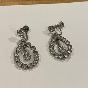 Signed Coro Vintage Silver Tone Screw On Non Pierced Dangle Drop Earrings